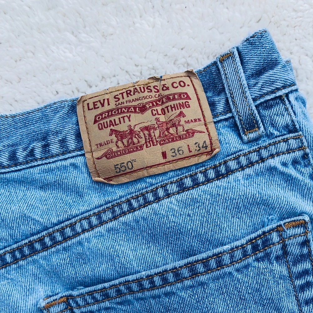 Vintage 550 High Waisted Levi Jeans